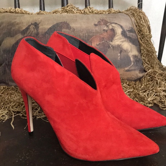Guess Gorgeous Cherry Red Suede Heels. Size 6. - Picture 1 of 7